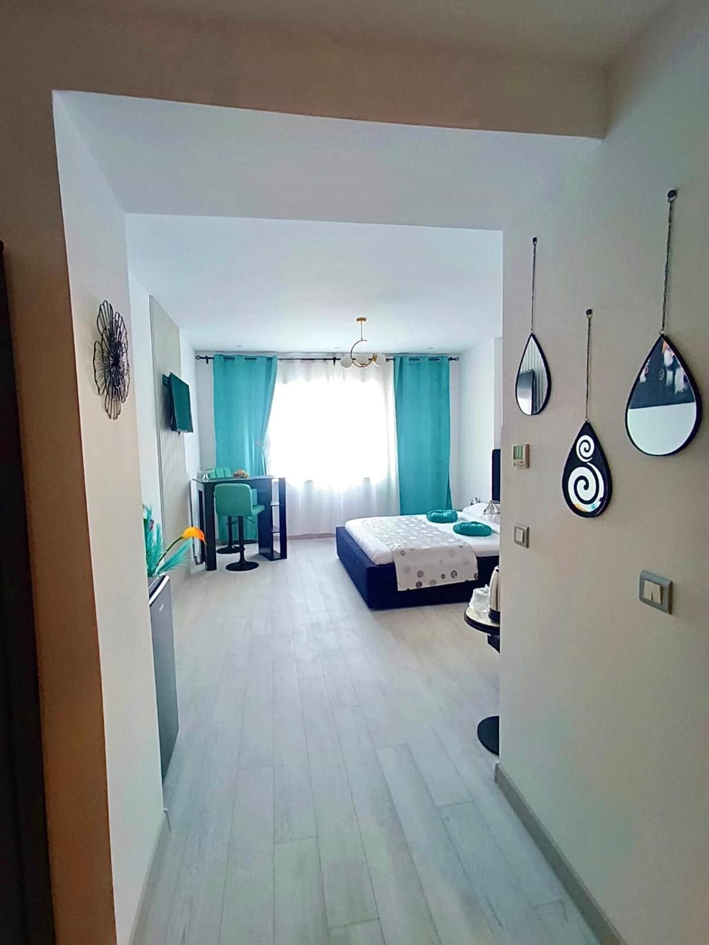 Eduard Elegance Rin Apartment