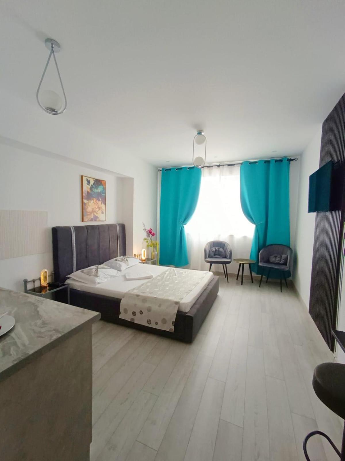 Eduard Elegance Rin Apartment
